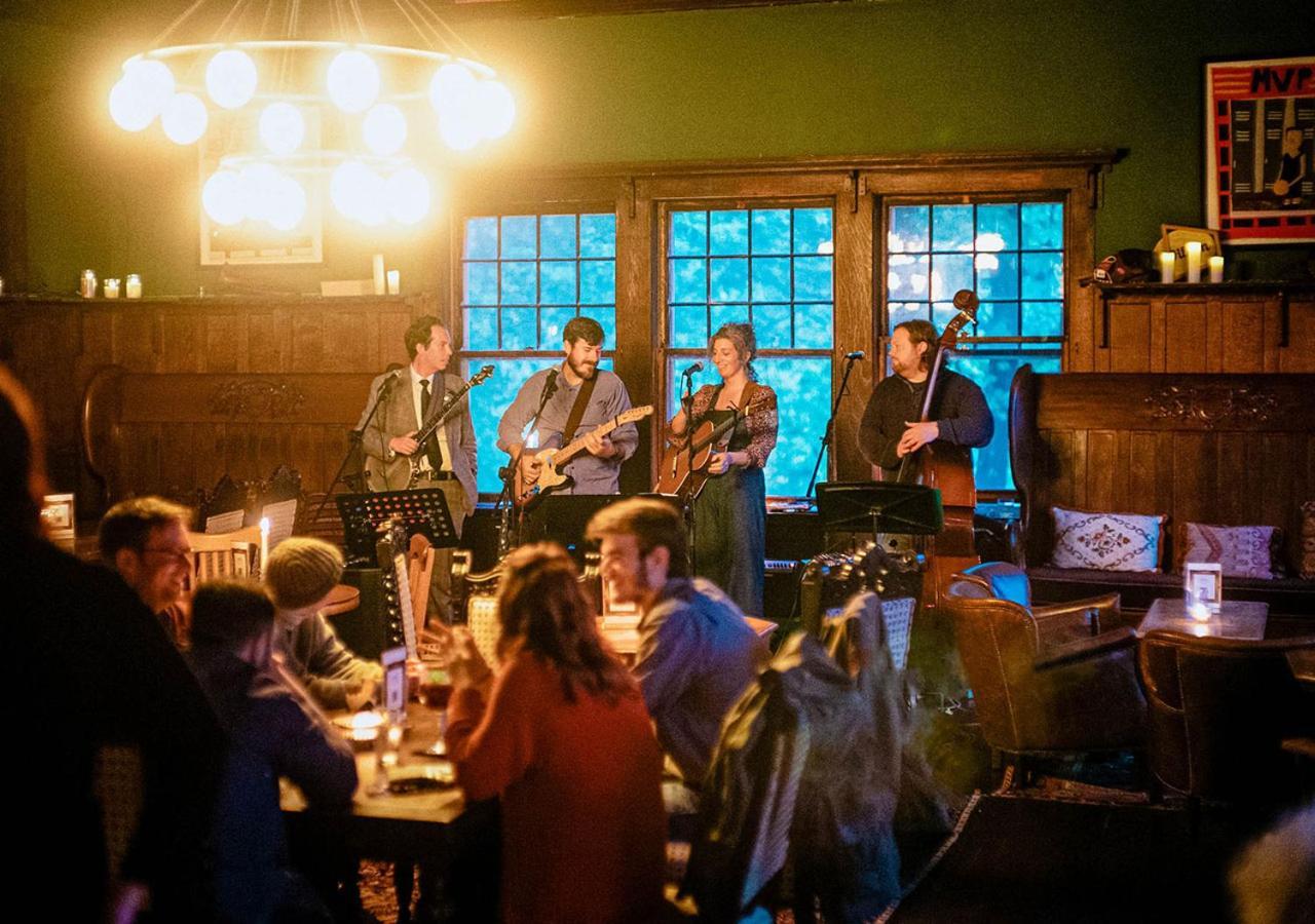 Apple Tree Inn Lenox Zewnętrze zdjęcie